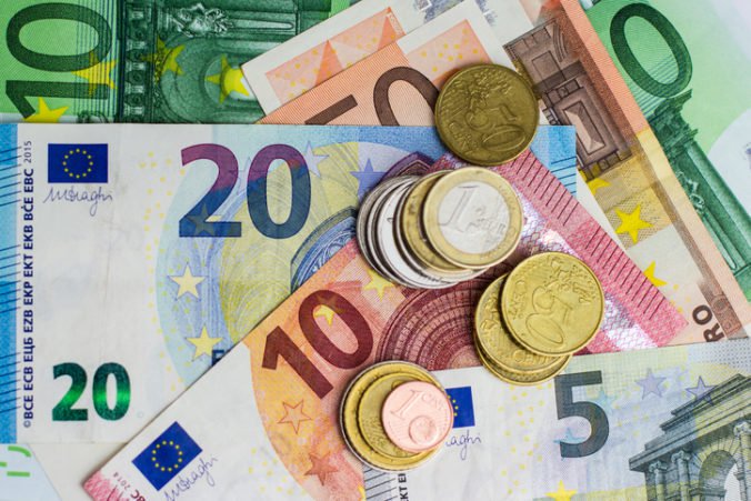 Horúca správa! Štát opäť pošle jednorazovú finančnú hotovosť, ktorí Slováci si na účte nájdu 250 eur?