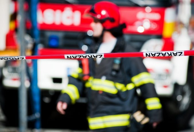 Aktualizované: Po výbuchu domu hlásia viacero mŕtvych a zranených, môže za to nelegálna pyrotechnika
