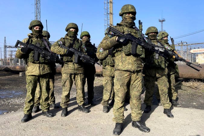 Rusko posiela svojich vojakov z východu na cvičenie do Bieloruska, rastú obavy z invázie na Ukrajinu
