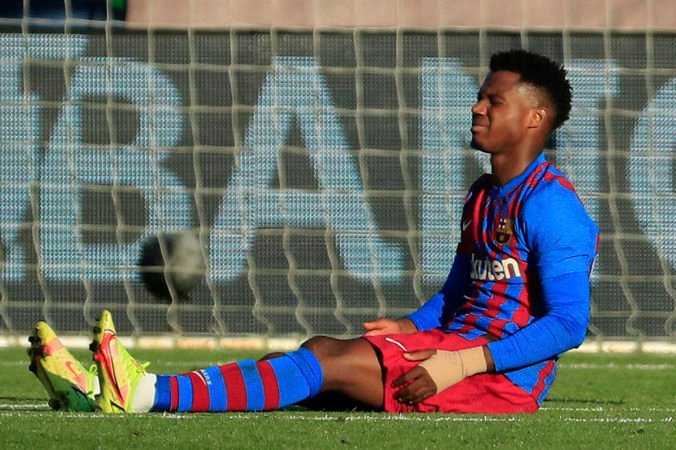 FC Barcelona prišla o mladého útočníka Ansu Fatiho, počas zápasu si zranil stehenný sval