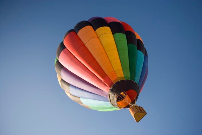 Neďaleko Ľubľany mal nehodu teplovzdušný balón, zranili sa štyri osoby