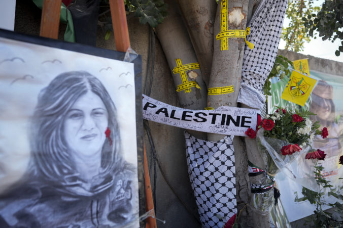 Izraelské sily zabili reportérku televízie úmyselne a pri pokuse o útek, tvrdí Palestína