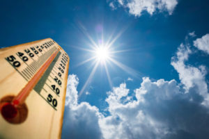Teploty sa v nedeľu opäť vyšplhajú k 34 stupňov Celzia, nezabudnite dodržiavať pravidelný pitný režim