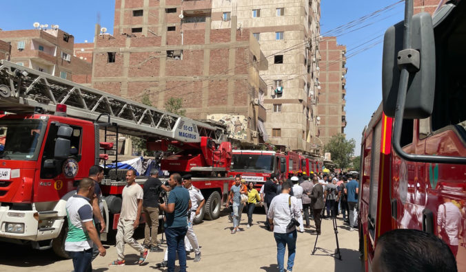 Počas omše sa kostolom v Káhire začali šíriť plamene, požiar usmrtil najmenej 41 ľudí