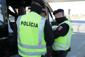 Slovensko má vraj migračnú vlnu pod kontrolou, podľa Mikulca boli prijaté opatrenia na odhalenie nelegálnych prisťahovalcov