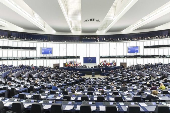Európsky parlament bol terčom kybernetického útoku, ktorý preťažil jeho webstránku a tá následne spadla