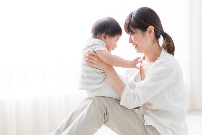 Počet narodených detí v Japonsku dosiahol nové minimum. Situácia je podľa tajomníka vlády kritická