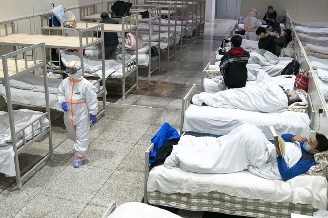 Nemocnice v Číne sa plnia pacientmi nakazenými koronavírusom, WHO je znepokojená vývojom