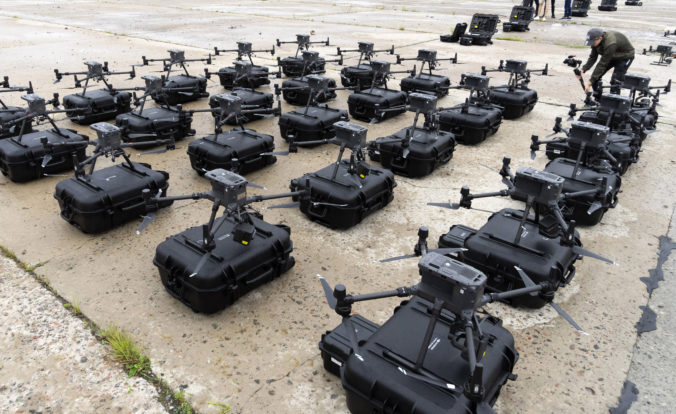 Ukrajina nakúpila stovky dronov, využiť ich chce na obranu tvrdí Fedorov