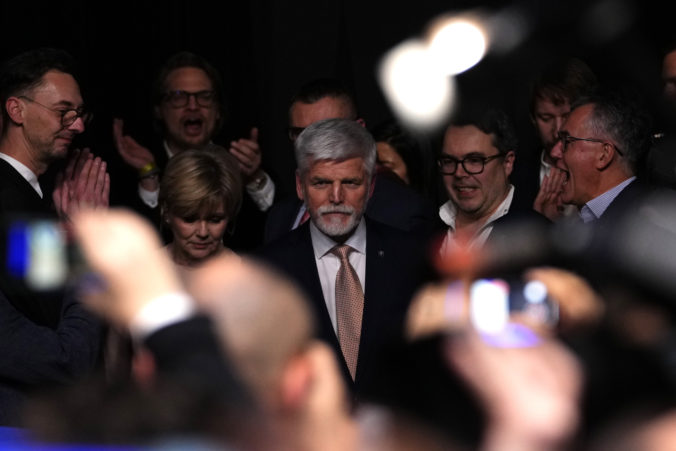 Voliči si uvedomili, čo je v stávke a zvolili si solídneho prezidenta, reagujú slovenskí politici na víťazstvo Pavla