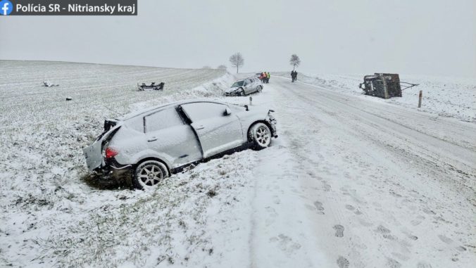 Vodička Seatu po zrážke s BMW zomrela, ťažko zranená je aj spolujazdkyňa (foto)