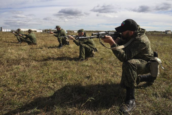 Moskva má problém s generovaním vojenskej sily, tvrdia západní predstavitelia