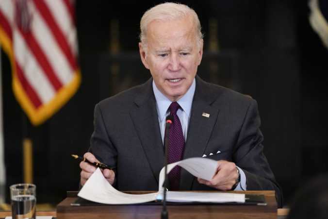 Biden podpisom ukončil drámu, ktorá znervózňovala finančné trhy v USA aj v zahraničí