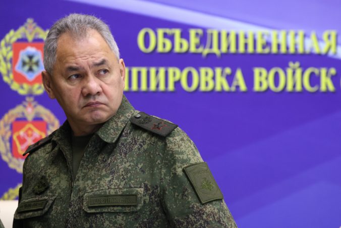 Ruský minister obrany Šojgu sľubuje, že nováčikov odvedených na vojenskú službu nepošlú na front