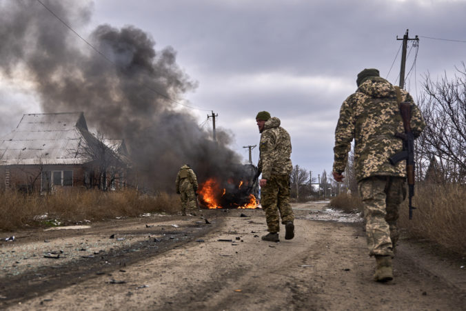 Ruskí vojaci popravili dvoch ukrajinských zajatcov, následne páchateľov popravy Ukrajinci v boji zabili