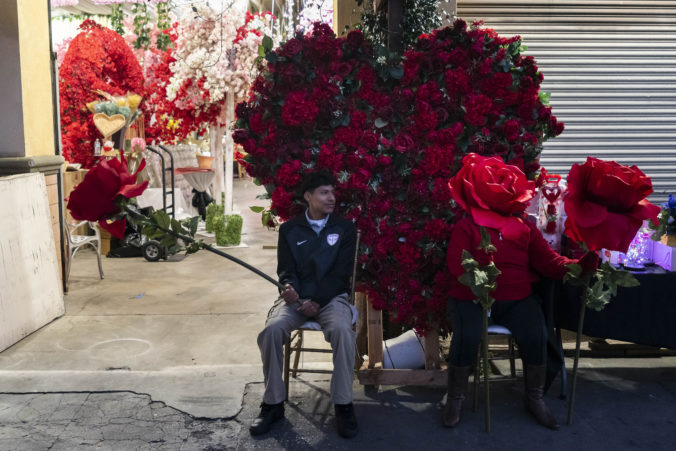 Američania minú na Valentína za kvety vyše dve a pol miliardy dolárov, ruže namiesto kokaínu dovážajú najmä z Kolumbie
