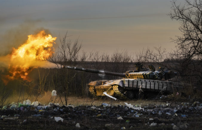 Ruské vojenské jednotky sa pripravujú na ďalšiu ofenzívu, vyberajú si z viacerých možných smerov