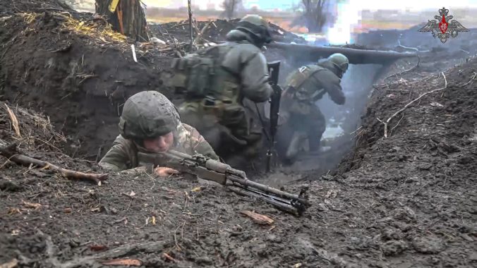 Rusi sa snažia prelomiť ukrajinskú obranu, podnikli desiatky útokov na šiestich frontoch