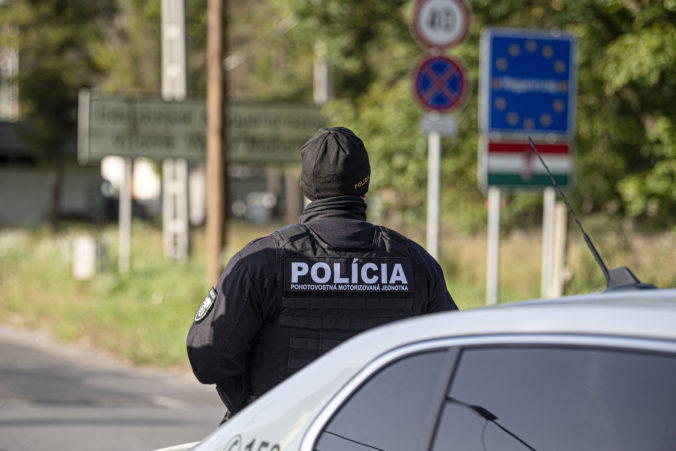 Polícia hliadkovala na hraniciach s Maďarskom, špeciálna akcia sa zameriavala na občanov tretích krajín