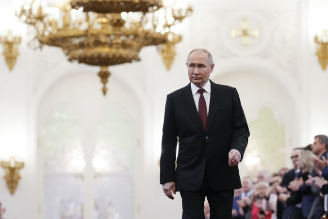 Putin znova zložil prezidentskú prísahu, po Stalinovi je najdlhšie úradujúcim vodcom Kremľa (foto)