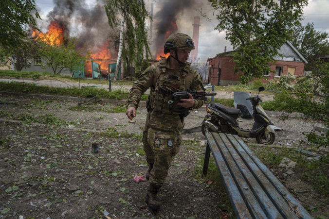 Zo severu Charkovskej oblasti evakuovali od začiatku ruskej ofenzívy už viac než desaťtisíc ľudí