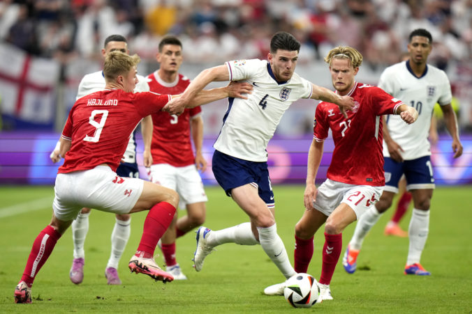 Angličania majú po remíze na ME vo futbale na konte štyri body, no kritika na ich adresu rastie