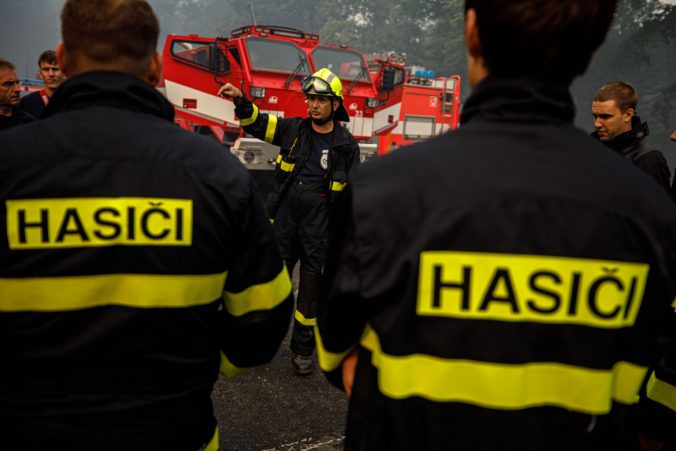 Pri požiari rodinného domu v obci Spišské Bystré vyhasol ľudský život, zasahovalo až sedem hasičov