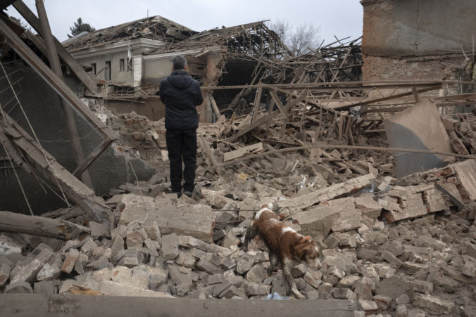 Ruské útoky poškodili energetickú infraštruktúru vo viacerých oblastiach na Ukrajine