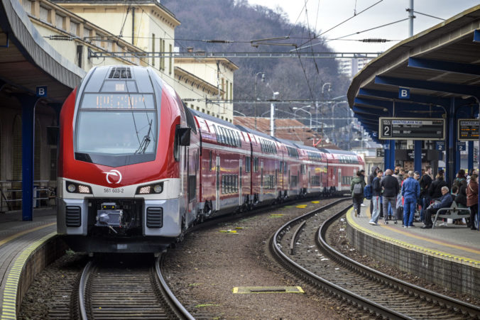 Na Hlavnej stanici v Bratislave nahlásili bombu, vlaky vypravia až po súhlase polície