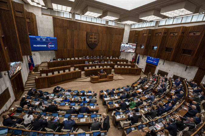 Opozícia a koalícia sa spojila pre dobrú vec. Darovali krv tým, ktorí to najviac potrebujú 