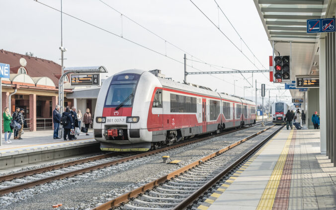 Železnica opäť ožíva: Vlaky sa vracajú na východ Slovenska