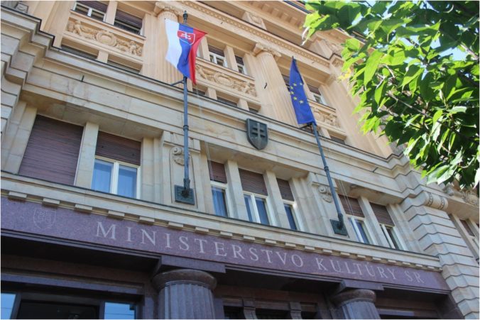 titulka mk sr 676x451 170068.jpg