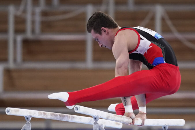 tokyo olympics artistic gymnastics 36612 a15a6ad1dc6141b19715be695f39dd40 676x451 169995.jpg