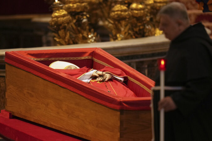vatican pope 81219 676x451 171328.jpg