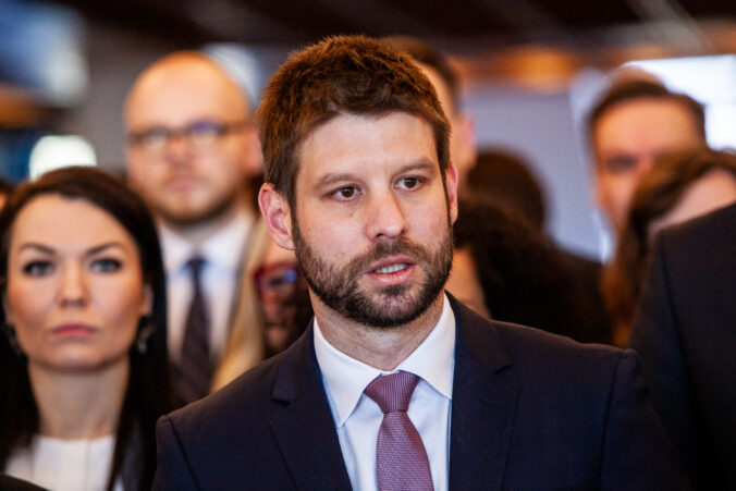 678648169c5b1634671994 676x451 175020.jpg