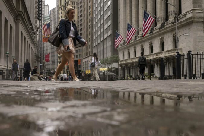 financial markets wall street 67245 676x451 175905.jpg