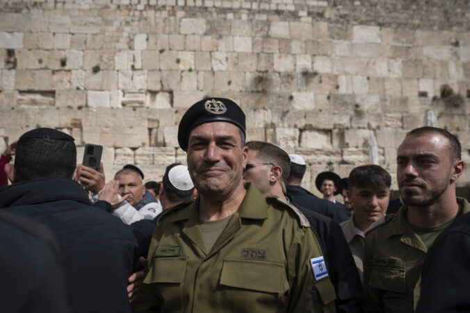 israel military chief 15661 676x451 175367.jpg
