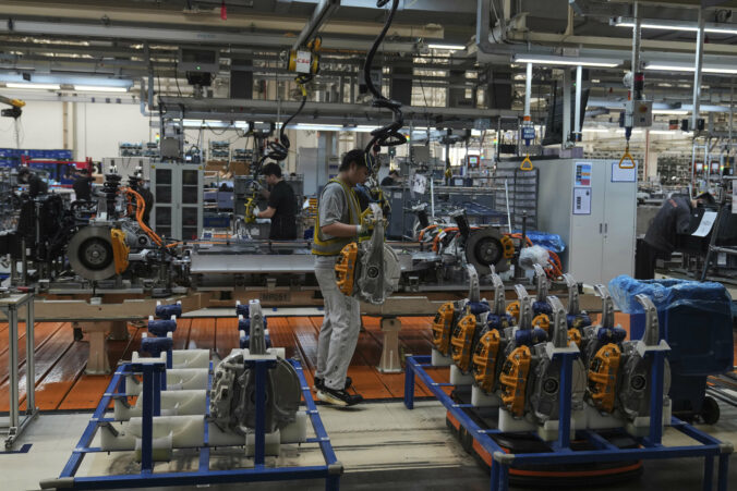 china economy 92230 676x451 180717.jpg