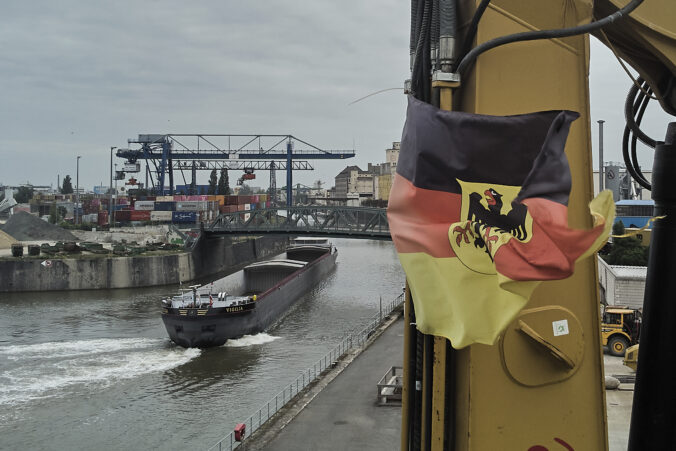 germany economy 73879 2 676x451 180572.jpg