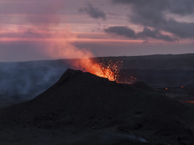 iceland volcano 03270 676x507 178728.jpg