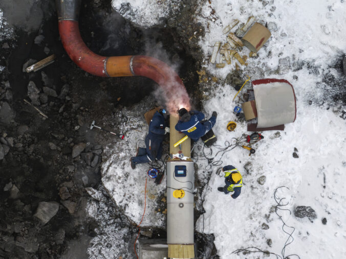 iceland volcano 90681 676x507 178703.jpg