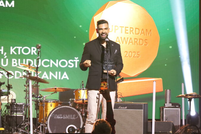 cicnam upterdam awards 676x451 182867.jpg