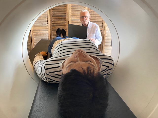 fotka pacient v stroji 1 182719.jpg