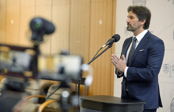 minister obrany robert kalinak smer sd 676x436 182906.jpg