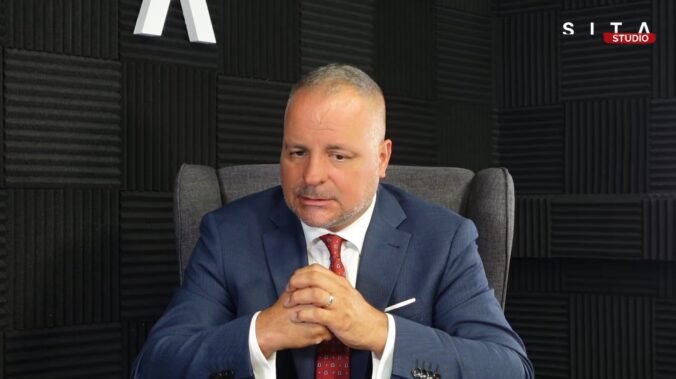 predseda bratislavskeho samospravneho kraja bsk juraj droba pocas rozhovoru pre agenturu sita 676x379 183364.jpg