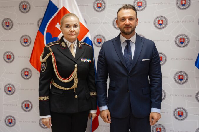 prezidentka policajneho zboru sr jana maskarova a minister vnutra matus sutaj estok 676x451 184706.jpg