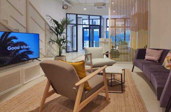 thumbnail hq novi sad kosovska 27 serbia centre 7452 business lounge 1 11zon 676x444 183541.jpg