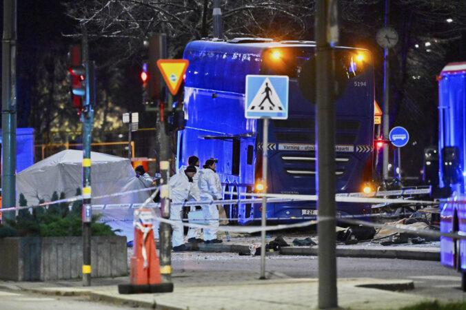 sweden bus crash 07521 676x450 186628.jpg