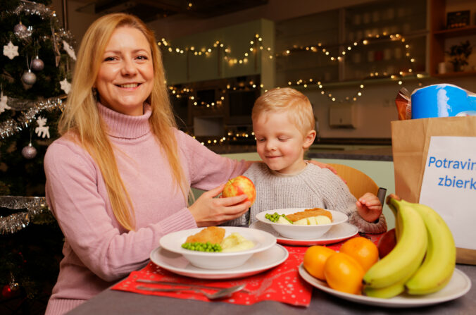 tesco potravinova zbierka 1 676x447 187000.jpg