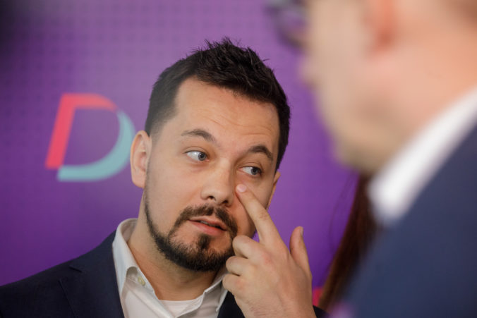 644277fd61f89298339519 676x451 188784.jpg